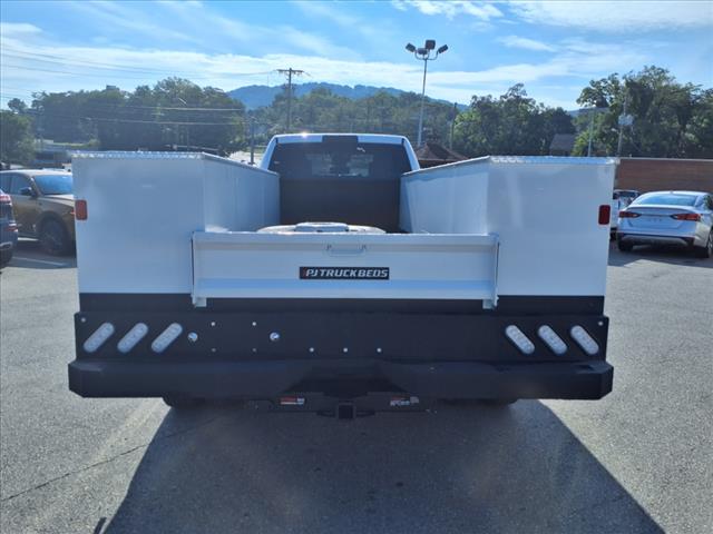 2025 RAM 5500 Chassis Tradesman/Big Horn 4x4 Crew Cab 197.4 in. WB