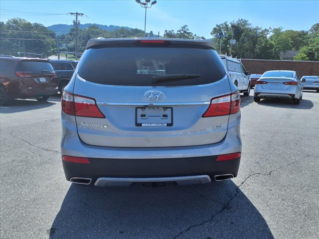 2016 Hyundai SANTA FE SE