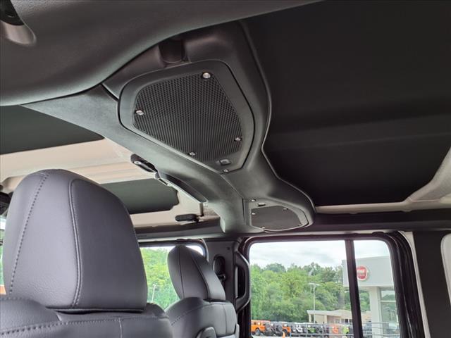 2025 Jeep Wrangler Sahara 4x4