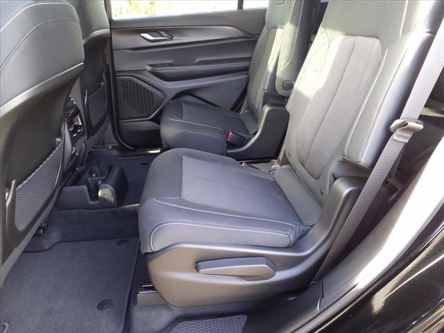 2025 Jeep Grand Cherokee L Laredo X 4x4