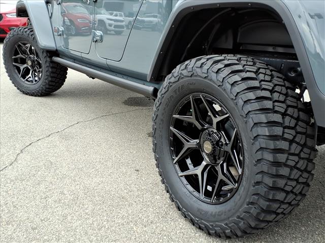 2025 Jeep Gladiator Rubicon 4x4 Crew Cab 5 ft. box