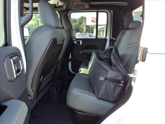 2025 Jeep Gladiator Mojave X 4x4 Crew Cab 5 ft. box