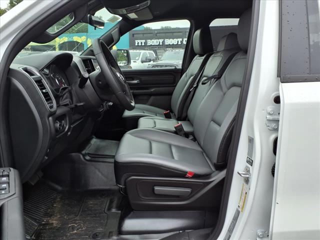 2025 RAM 1500 Tradesman 4x4 Quad Cab 140.5 in. WB