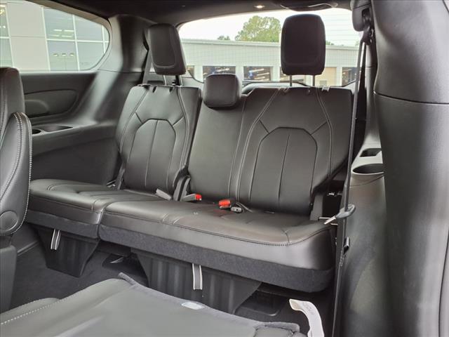 2025 Chrysler Pacifica Select Front-Wheel Drive Passenger Van