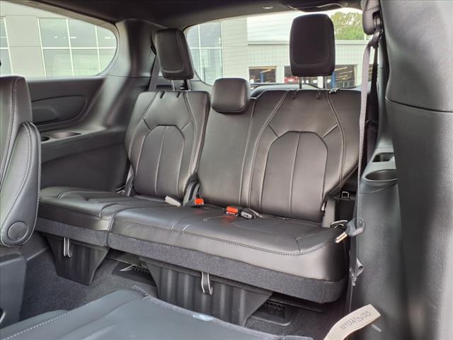 2026 Chrysler Pacifica Select Front-Wheel Drive Passenger Van