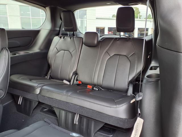 2026 Chrysler Pacifica Select Front-Wheel Drive Passenger Van