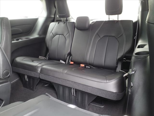 2025 Chrysler Voyager LX Passenger Van