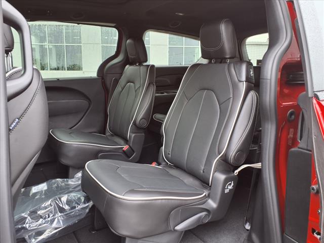 2026 Chrysler Pacifica Limited Front-Wheel Drive Passenger Van