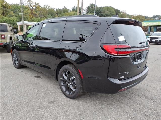 2026 Chrysler Pacifica Limited All-Wheel Drive Passenger Van