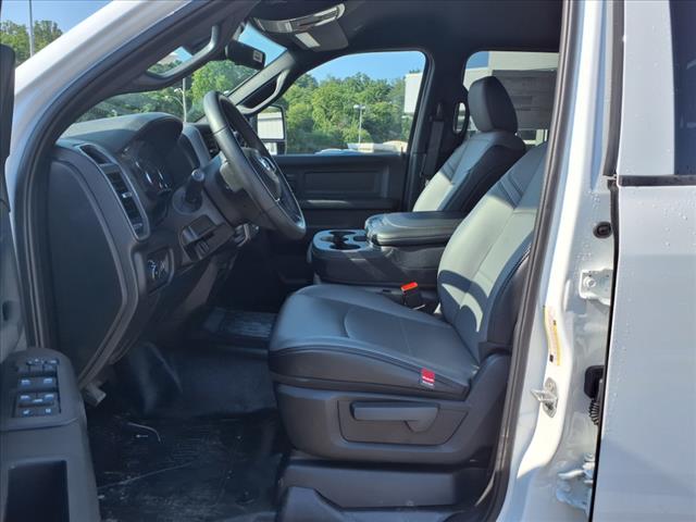 2025 RAM 5500 Chassis Tradesman/Big Horn 4x4 Crew Cab 197.4 in. WB