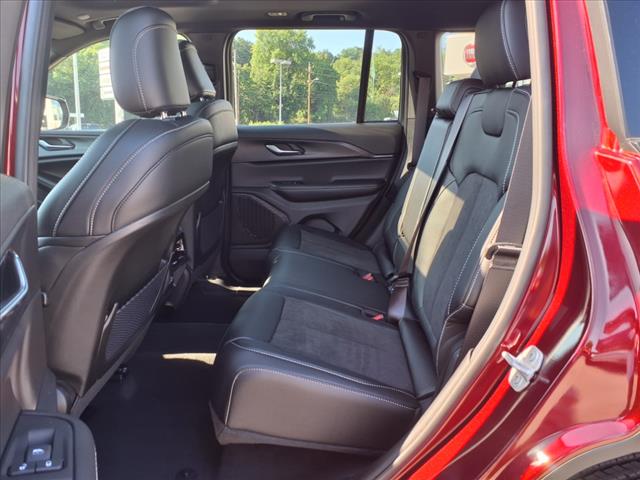 2025 Jeep Grand Cherokee Laredo 4x4