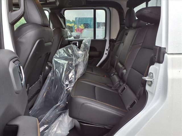 2025 Jeep Gladiator High Tide 4x4 Crew Cab 5 ft. box