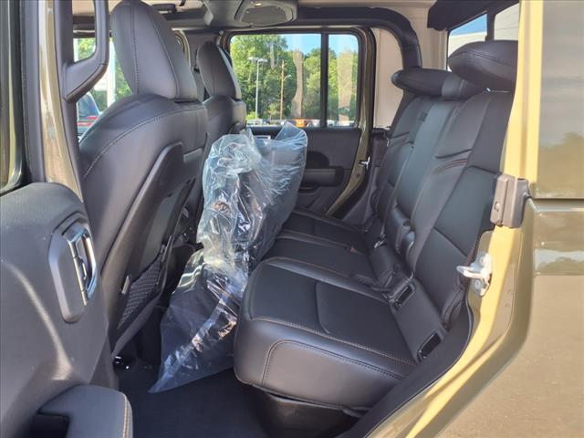 2025 Jeep Gladiator High Tide 4x4 Crew Cab 5 ft. box