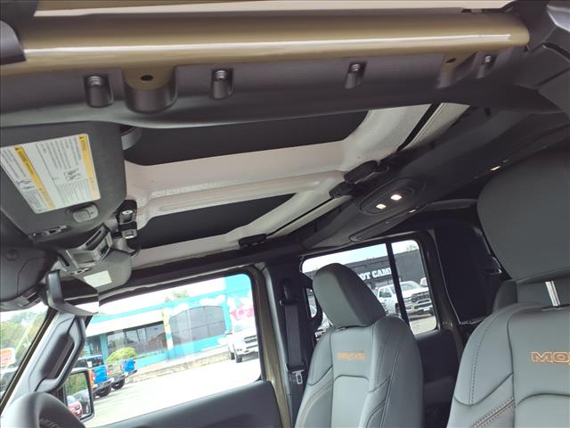 2025 Jeep Gladiator Mojave X 4x4 Crew Cab 5 ft. box