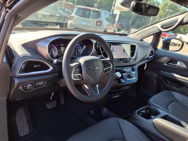 2026 Chrysler Pacifica Select Front-Wheel Drive Passenger