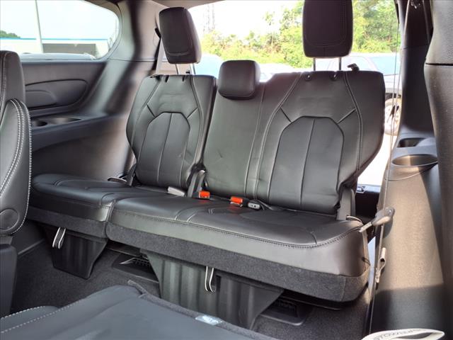 2025 Chrysler Pacifica Select All-Wheel Drive Passenger Van