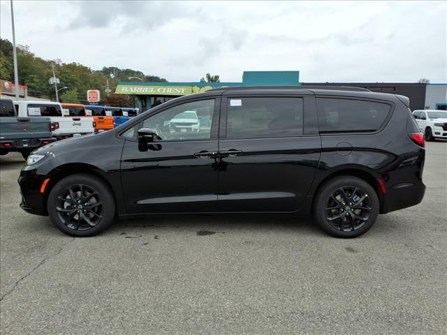 2026 Chrysler Pacifica Limited All-Wheel Drive Passenger Van