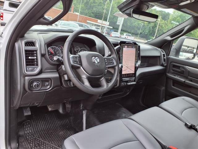 2025 RAM 2500 Tradesman 4x4 Regular Cab 8 ft. box 140.5 in. WB