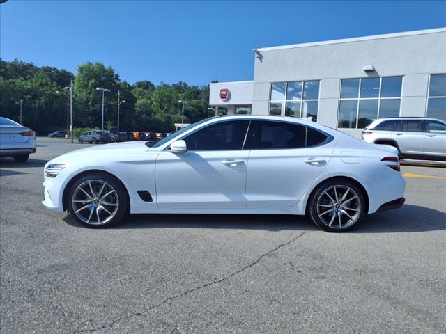 2022 Genesis G70 2.0T