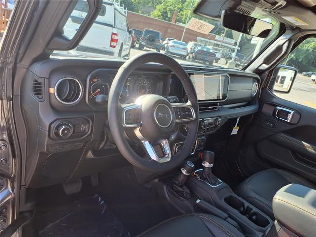 2025 Jeep Wrangler Sahara 4x4
