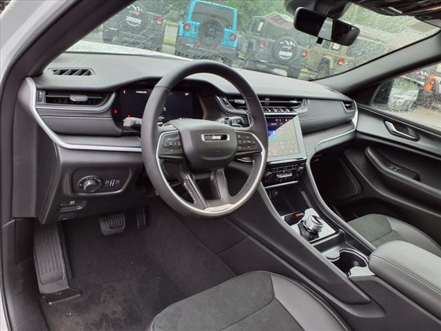 2025 Jeep Grand Cherokee Altitude X 4x4