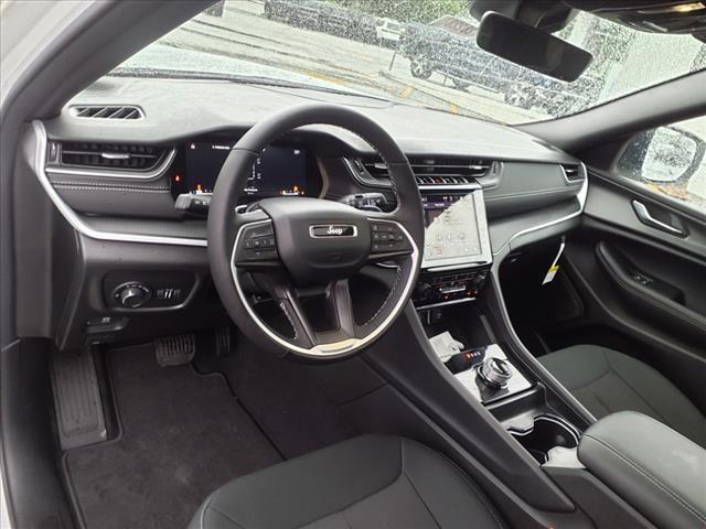 2025 Jeep Grand Cherokee L Laredo X 4x4