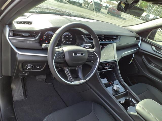 2025 Jeep Grand Cherokee L Laredo X 4x4