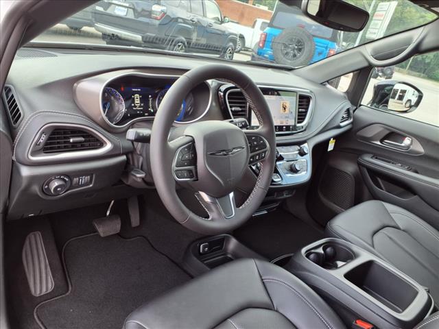 2026 Chrysler Pacifica Select Front-Wheel Drive Passenger Van