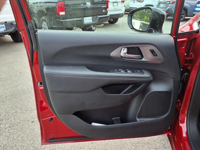 2025 Chrysler Pacifica Select Front-Wheel Drive Passenger