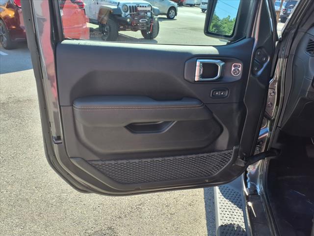 2025 Jeep Wrangler Sahara 4x4