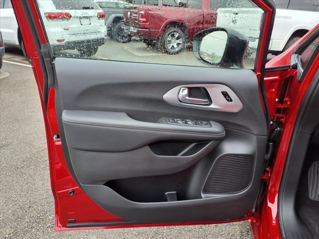 2026 Chrysler Pacifica Limited Front-Wheel Drive Passenger Van