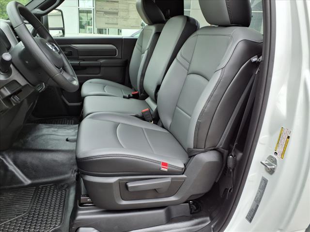 2025 RAM 2500 Tradesman 4x4 Regular Cab 8 ft. box 140.5 in. WB