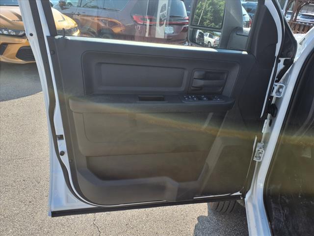 2025 RAM 5500 Chassis Tradesman/Big Horn 4x4 Crew Cab 197.4 in. WB