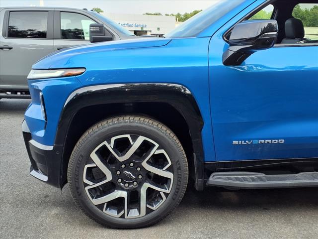 2025 Chevrolet Silverado EV RST