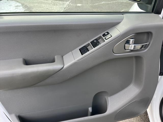 2012 Nissan Frontier SV V6 - Photo 13