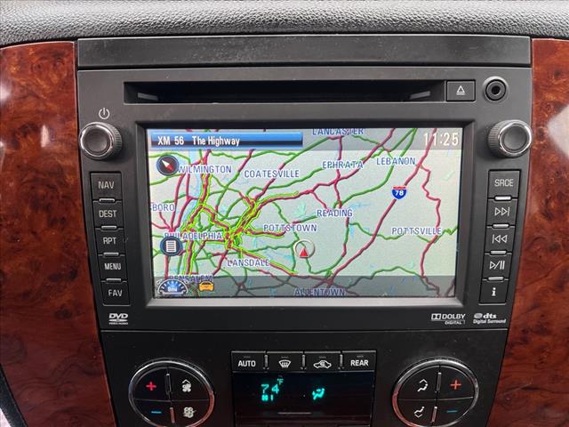 2014 Chevrolet Suburban LTZ - Photo 17