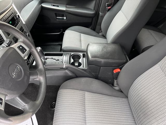2010 Jeep Grand Cherokee Laredo - Photo 18