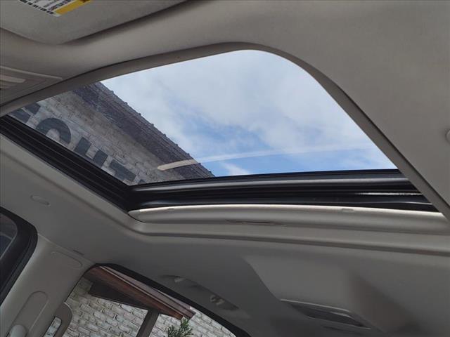 2012 Cadillac Escalade ESV Luxury - Photo 21