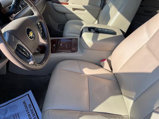 2011 Chevrolet Suburban LTZ - Photo 22
