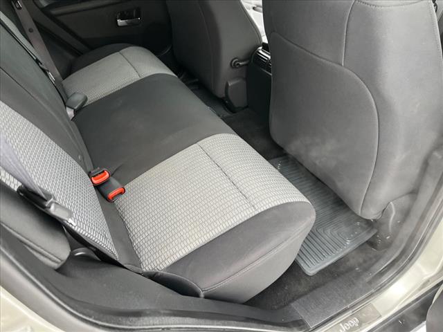 2010 Jeep Grand Cherokee Laredo - Photo 23