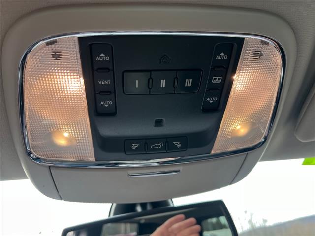 2011 Jeep Grand Cherokee Overland - Photo 23