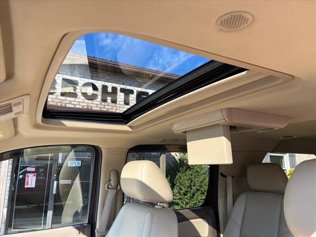 2011 Chevrolet Suburban LTZ - Photo 25