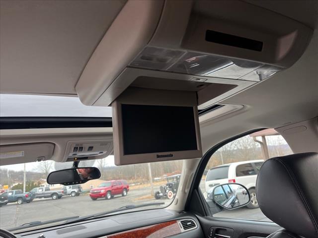 2014 Chevrolet Suburban LTZ - Photo 26