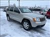2010 Jeep Grand Cherokee Laredo - thumbnail 4