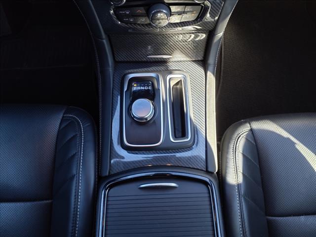 2023 Chrysler 300 C - Photo 17
