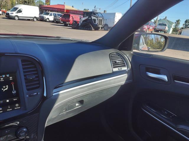 2023 Chrysler 300 C - Photo 18