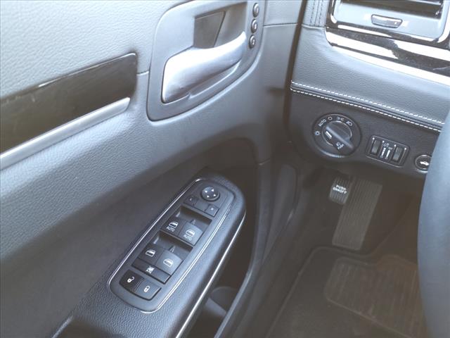 2023 Chrysler 300 C - Photo 19