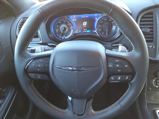 2023 Chrysler 300 C - Photo 20