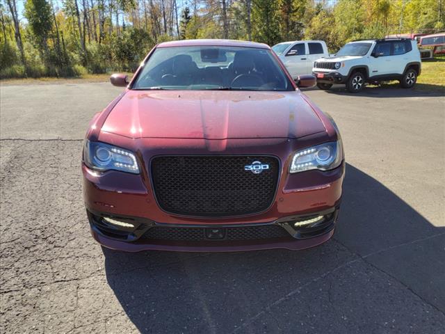 2023 Chrysler 300 C - Photo 9