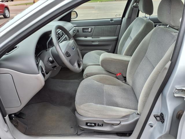 2002 Ford Taurus SES